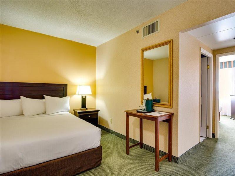 Sawridge Inn And Conference Centre Edmonton South Екстериор снимка