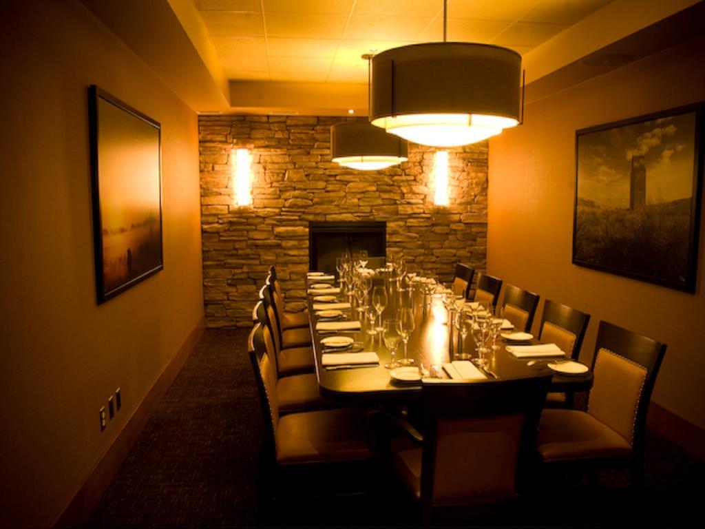 Sawridge Inn And Conference Centre Edmonton South Екстериор снимка