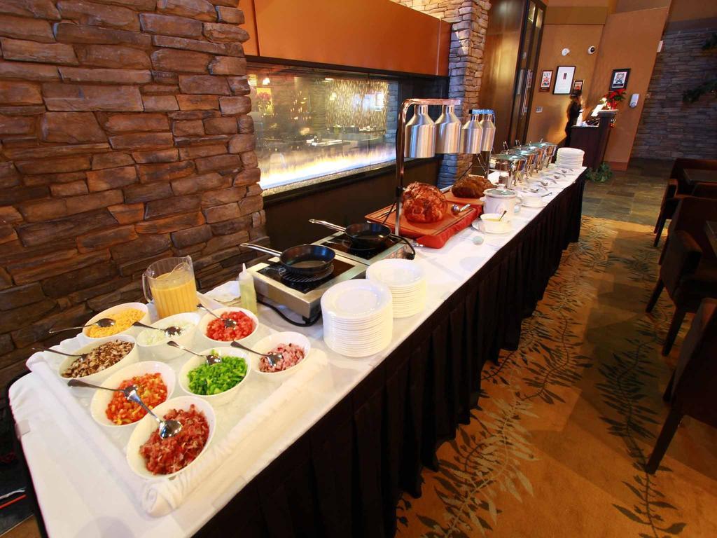 Sawridge Inn And Conference Centre Edmonton South Екстериор снимка