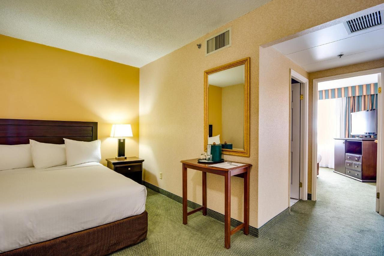 Sawridge Inn And Conference Centre Edmonton South Екстериор снимка