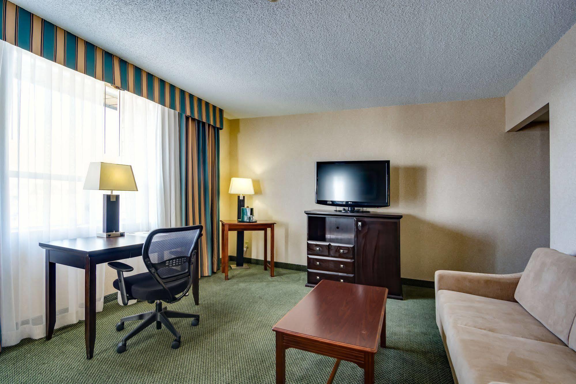 Sawridge Inn And Conference Centre Edmonton South Екстериор снимка
