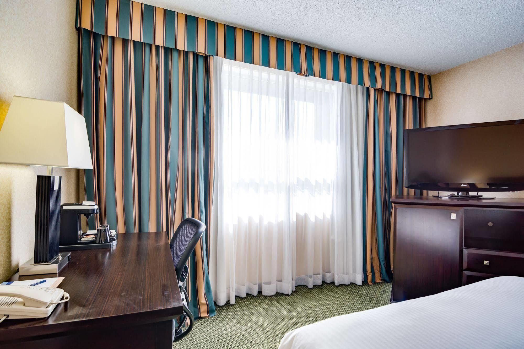 Sawridge Inn And Conference Centre Edmonton South Екстериор снимка