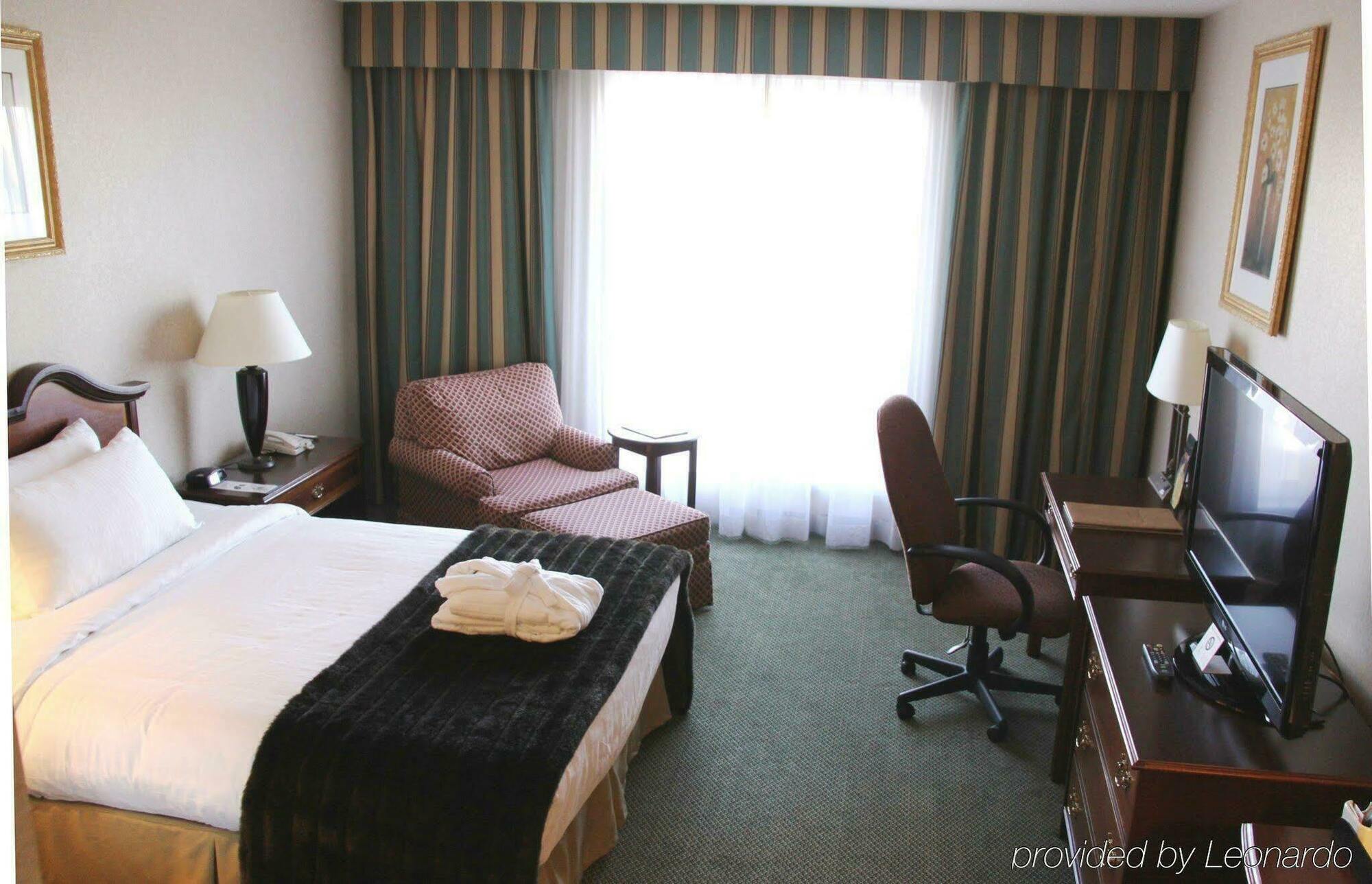 Sawridge Inn And Conference Centre Edmonton South Екстериор снимка